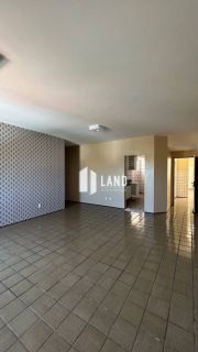 Apartamento na Zona Norte, próximo ao Aeroporto. Com 03 Quartos sendo 01 Suite e dependência de empregada