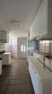 Apartamento na Zona Norte, próximo ao Aeroporto. Com 03 Quartos sendo 01 Suite e dependência de empregada
