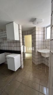 Apartamento na Zona Norte, próximo ao Aeroporto. Com 03 Quartos sendo 01 Suite e dependência de empregada