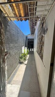 Casa Para Vender com 5 quartos 2 suítes no bairro Papicu em Fortaleza