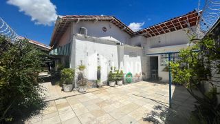 Casa Para Vender com 5 quartos 2 suítes no bairro Papicu em Fortaleza