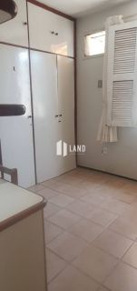 Casa Para Vender com 5 quartos 2 suítes no bairro Papicu em Fortaleza