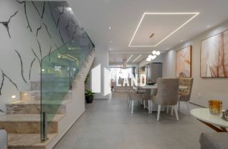 Excelente Casa com deck e terraço na Cidade dos funcionários