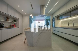 Excelente Casa com deck e terraço na Cidade dos funcionários