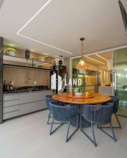 Excelente Casa com deck e terraço na Cidade dos funcionários