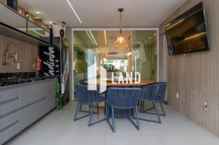 Excelente Casa com deck e terraço na Cidade dos funcionários