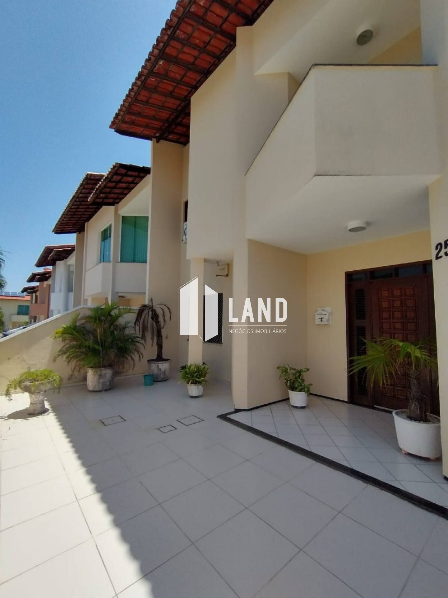 Oportunidade Única: Casa Duplex de Luxo à Venda no Bairro Sapiranga - Condomínio San Pedro