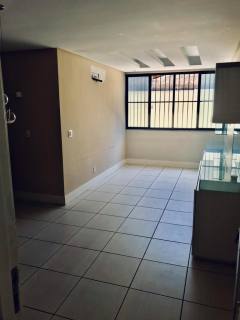 ENG. LEAL LIMA VERDE - 2 QUARTOS / 2 VAGAS / Cond. R$ 400,00 com Cagece incluso.