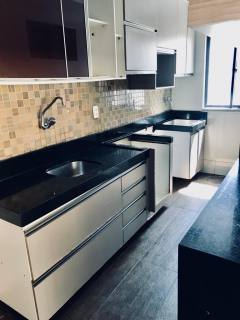 ENG. LEAL LIMA VERDE - 2 QUARTOS / 2 VAGAS / Cond. R$ 400,00 com Cagece incluso.