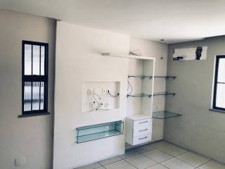 ENG. LEAL LIMA VERDE - 2 QUARTOS / 2 VAGAS / Cond. R$ 400,00 com Cagece incluso.