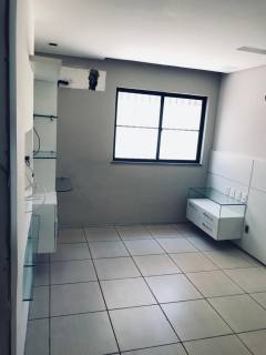 ENG. LEAL LIMA VERDE - 2 QUARTOS / 2 VAGAS / Cond. R$ 400,00 com Cagece incluso.