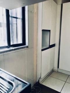 ENG. LEAL LIMA VERDE - 2 QUARTOS / 2 VAGAS / Cond. R$ 400,00 com Cagece incluso.