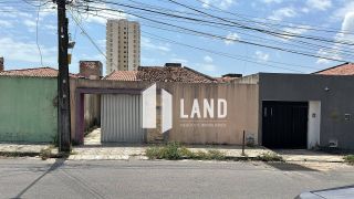 Casa Para Vender com 03 quartos 01 suítes no bairro Cidade dos Funcionarios em Fortaleza