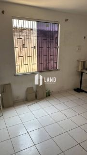 Casa Para Vender com 03 quartos 01 suítes no bairro Cidade dos Funcionarios em Fortaleza