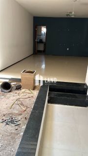 Casa Para Vender com 03 quartos 01 suítes no bairro Cidade dos Funcionarios em Fortaleza