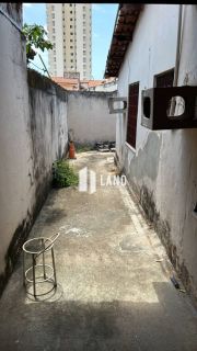 Casa Para Vender com 03 quartos 01 suítes no bairro Cidade dos Funcionarios em Fortaleza