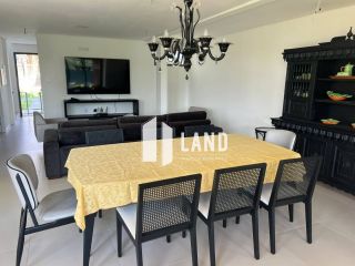 Casa de Condomínio Para Vender com 5 quartos 5 suítes