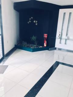APARTAMENTO NO MELHOR DO BAIRRO VARJOTA COM 116M² E ÁREA DE LAZER, NA MATRÍCULA DIZ UMA VAGA DE GARAGEM MAS CABEM 2 VEÍCULOS COM FOLGA. VALOR BASTANTE ATRATIVO.