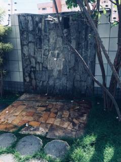 APARTAMENTO NO MELHOR DO BAIRRO VARJOTA COM 116M² E ÁREA DE LAZER, NA MATRÍCULA DIZ UMA VAGA DE GARAGEM MAS CABEM 2 VEÍCULOS COM FOLGA. VALOR BASTANTE ATRATIVO.