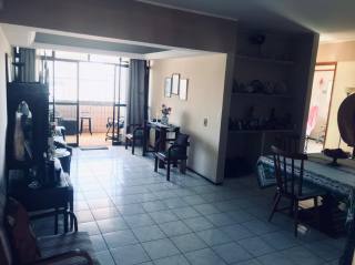 APARTAMENTO NO MELHOR DO BAIRRO VARJOTA COM 116M² E ÁREA DE LAZER, NA MATRÍCULA DIZ UMA VAGA DE GARAGEM MAS CABEM 2 VEÍCULOS COM FOLGA. VALOR BASTANTE ATRATIVO.