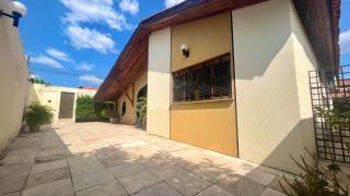 Casa Para Vender com 3 quartos 3 suítes no bairro Horto em Teresina