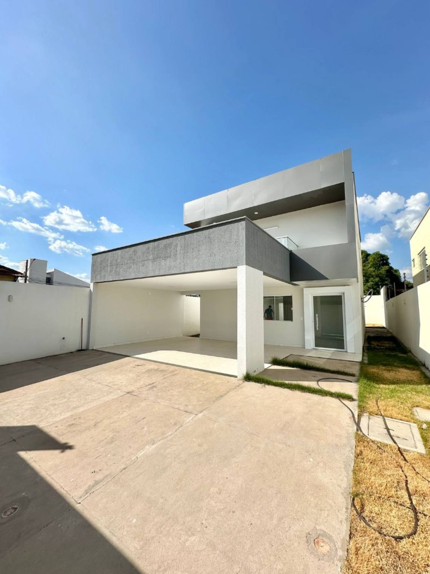 Casa Para Vender com 4 quartos 4 suítes no bairro Ininga em Teresina