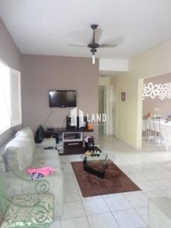 Casa com 3 quartos - Saci - Teresina - PI