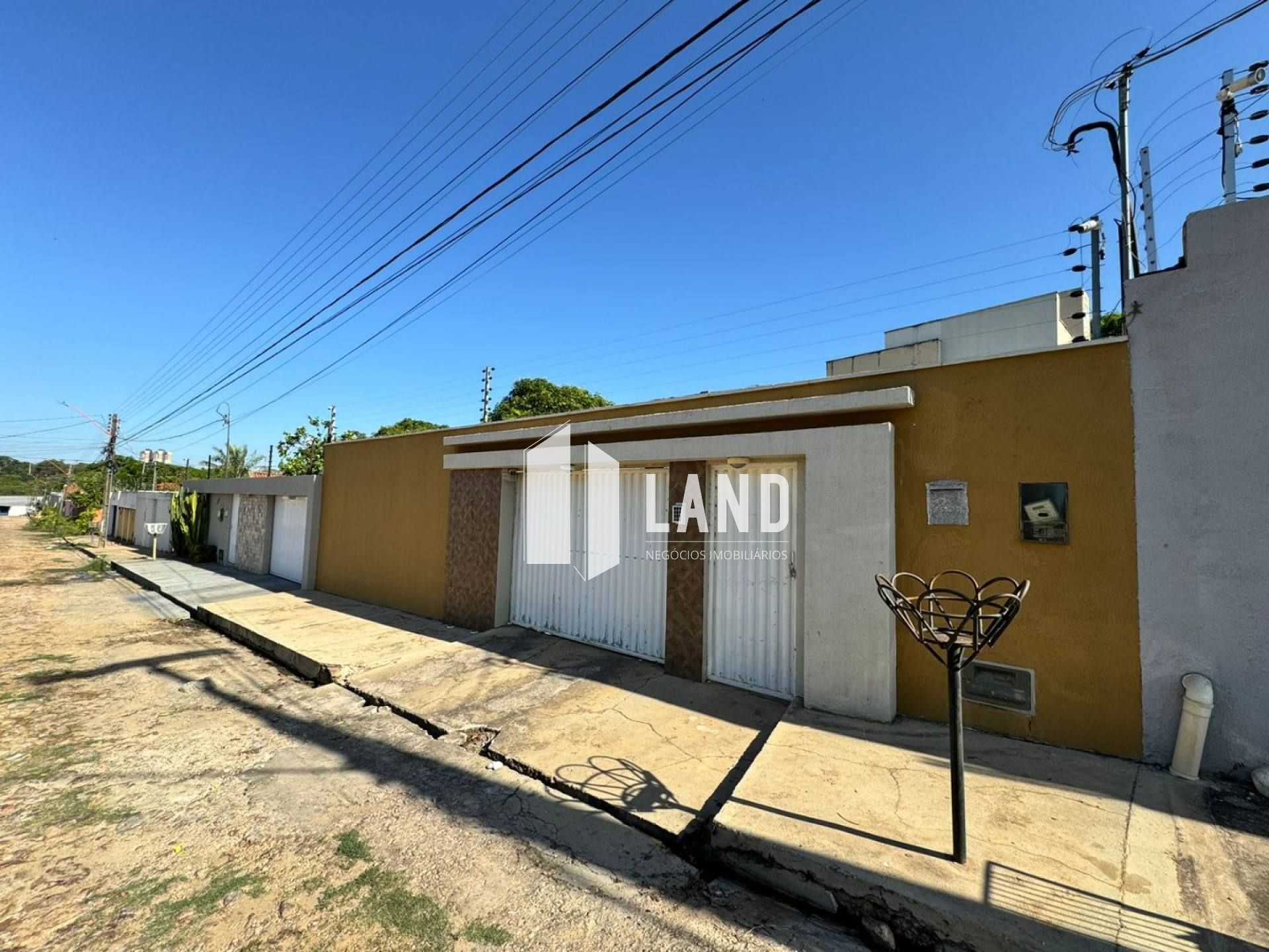 Casa Para Vender com 3 quartos 1 suítes no bairro Recanto das Palmeiras em Teresina