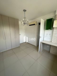 Apartamento Para Vender com 3 suítes no bairro Joquei em Teresina