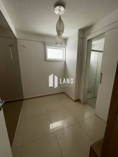 Apartamento Para Vender com 3 suítes no bairro Joquei em Teresina