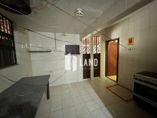 Casa Para Vender com 4 quartos 3 suítes no bairro Centro em Teresina