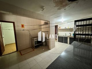 Casa Para Vender com 4 quartos 3 suítes no bairro Centro em Teresina