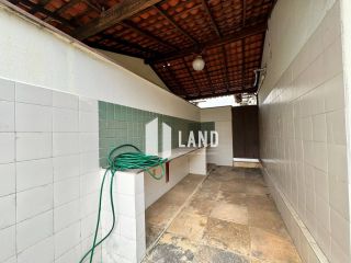 Casa Para Vender com 4 quartos 3 suítes no bairro Centro em Teresina