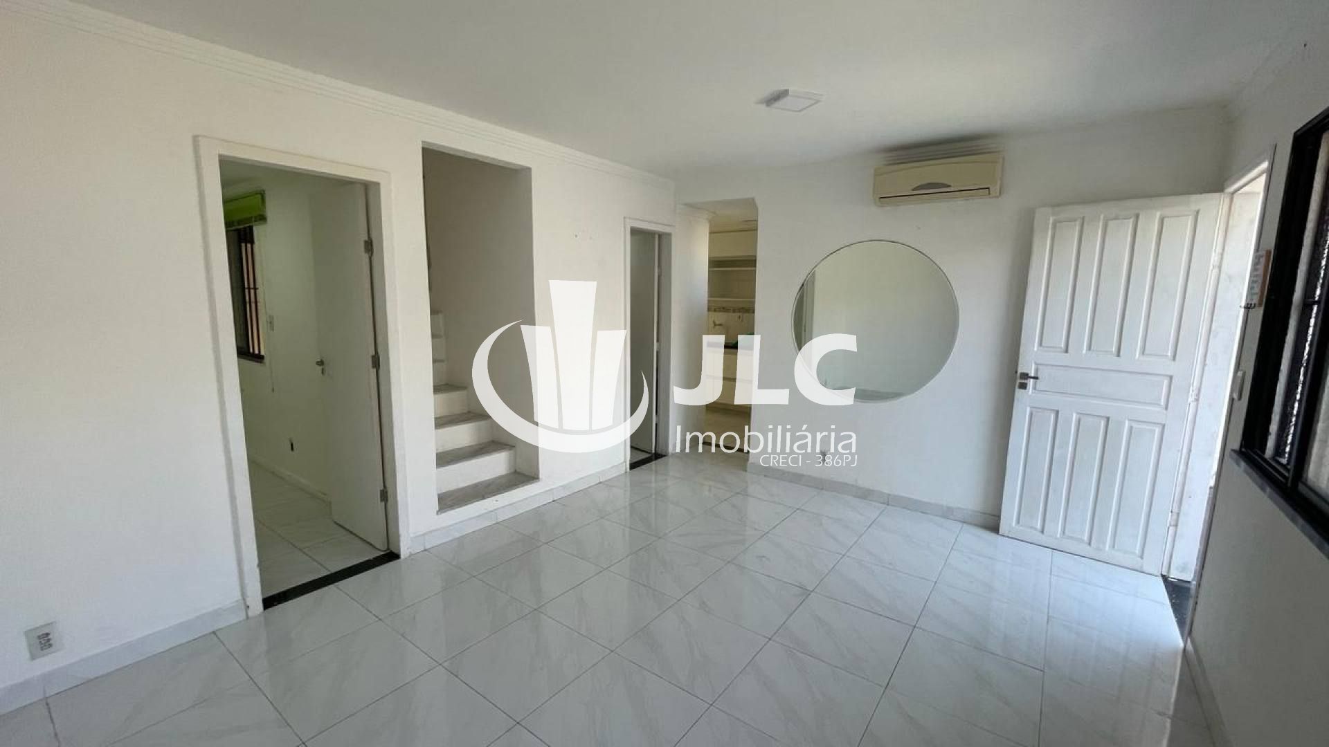 Casa de Condomínio para Alugar com 3 quartos 2 suítes no Bairro Coroa do Meio