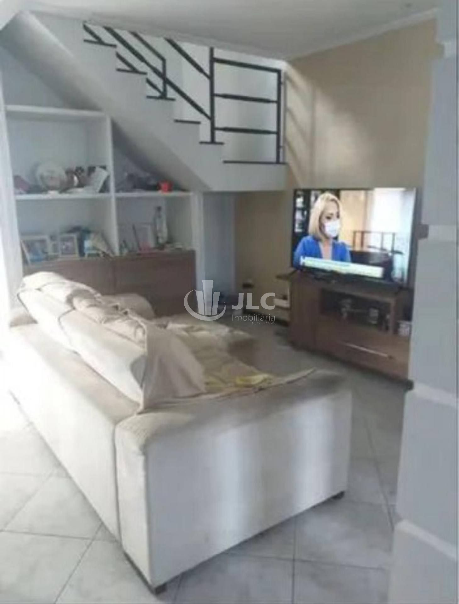 Casa com 2 Pavimentos à venda no bairro Aeroporto