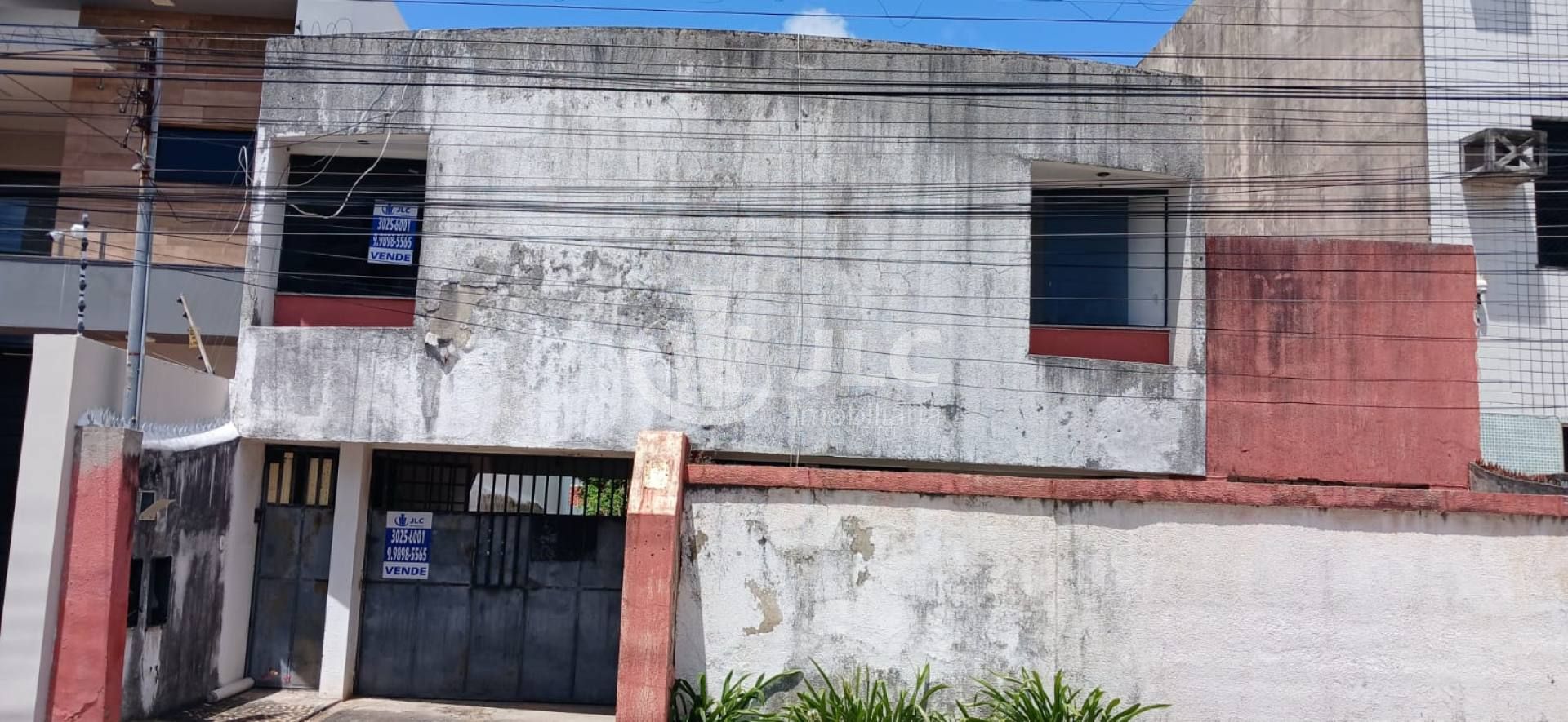 Casa à venda no bairro Grageru