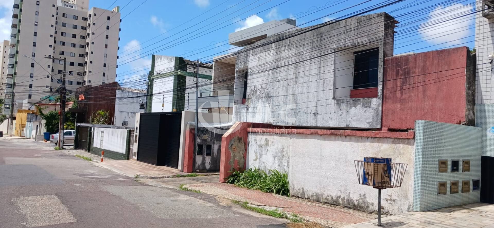 Casa à venda no bairro Grageru