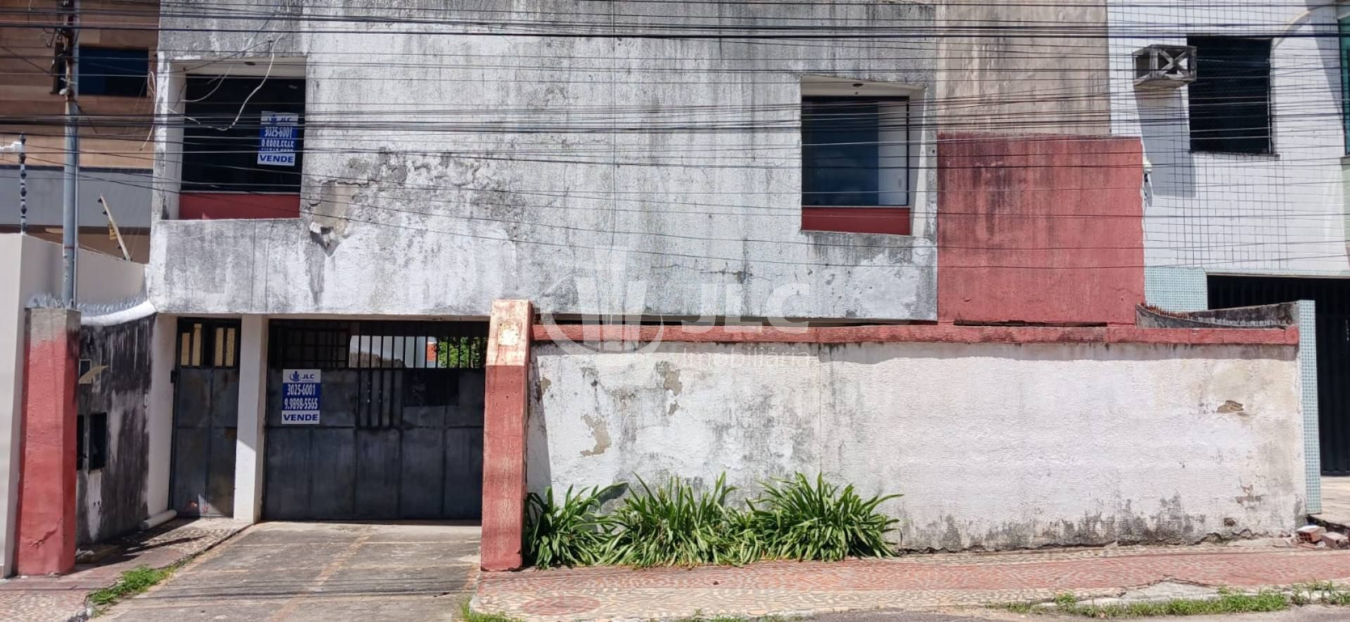 Casa à venda no bairro Grageru