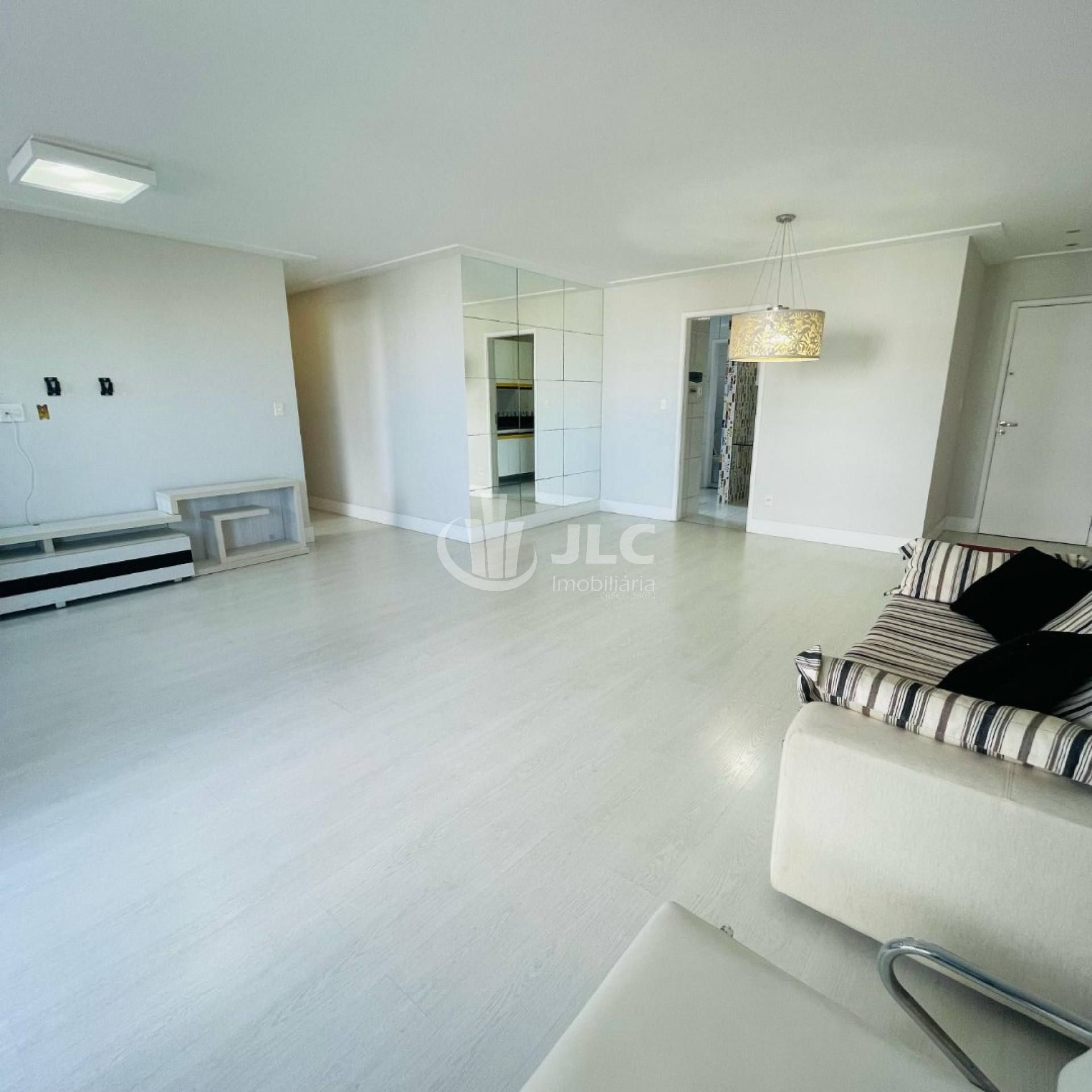 Apartamento à Venda no Condomínio Sunset Garden