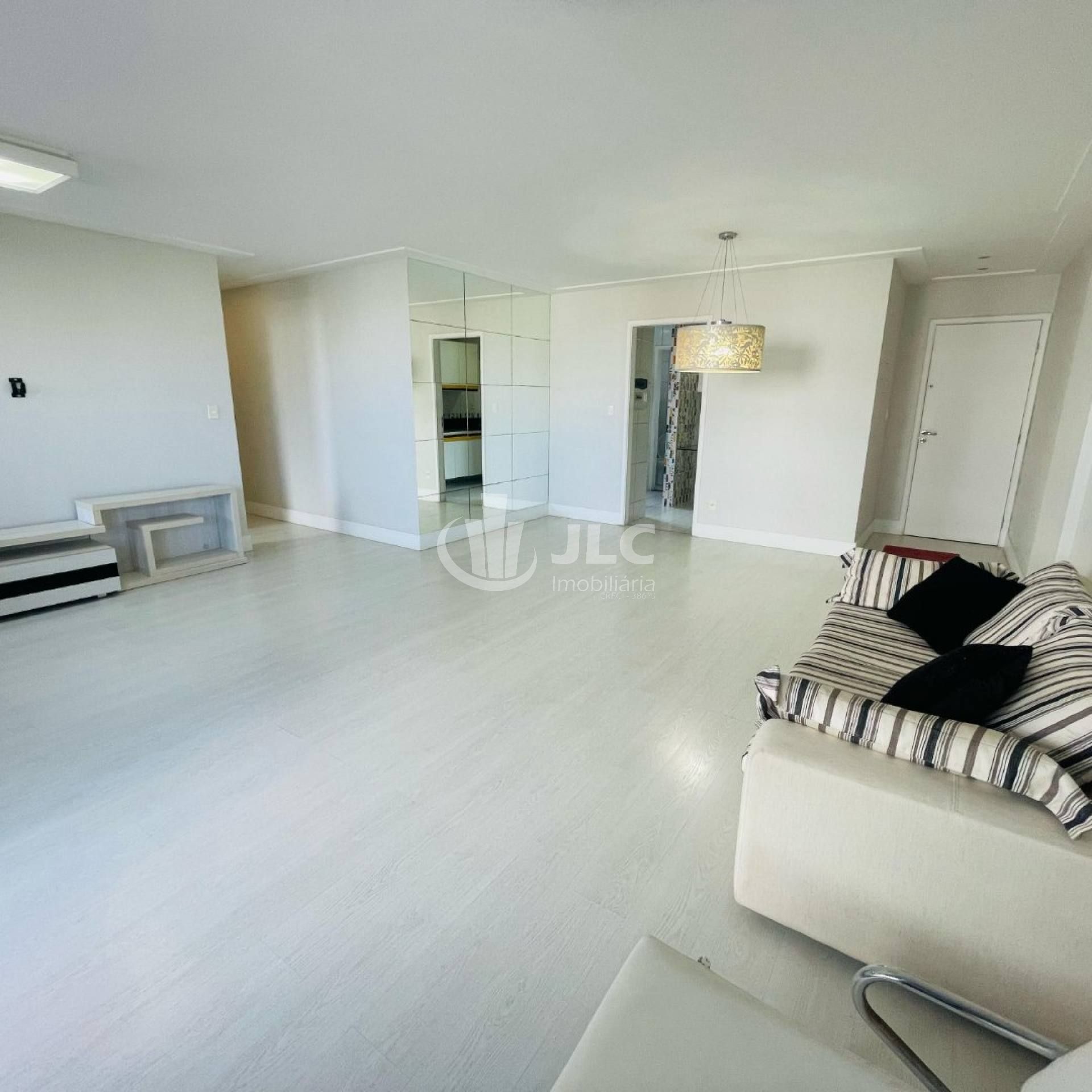 Apartamento à Venda no Condomínio Sunset Garden