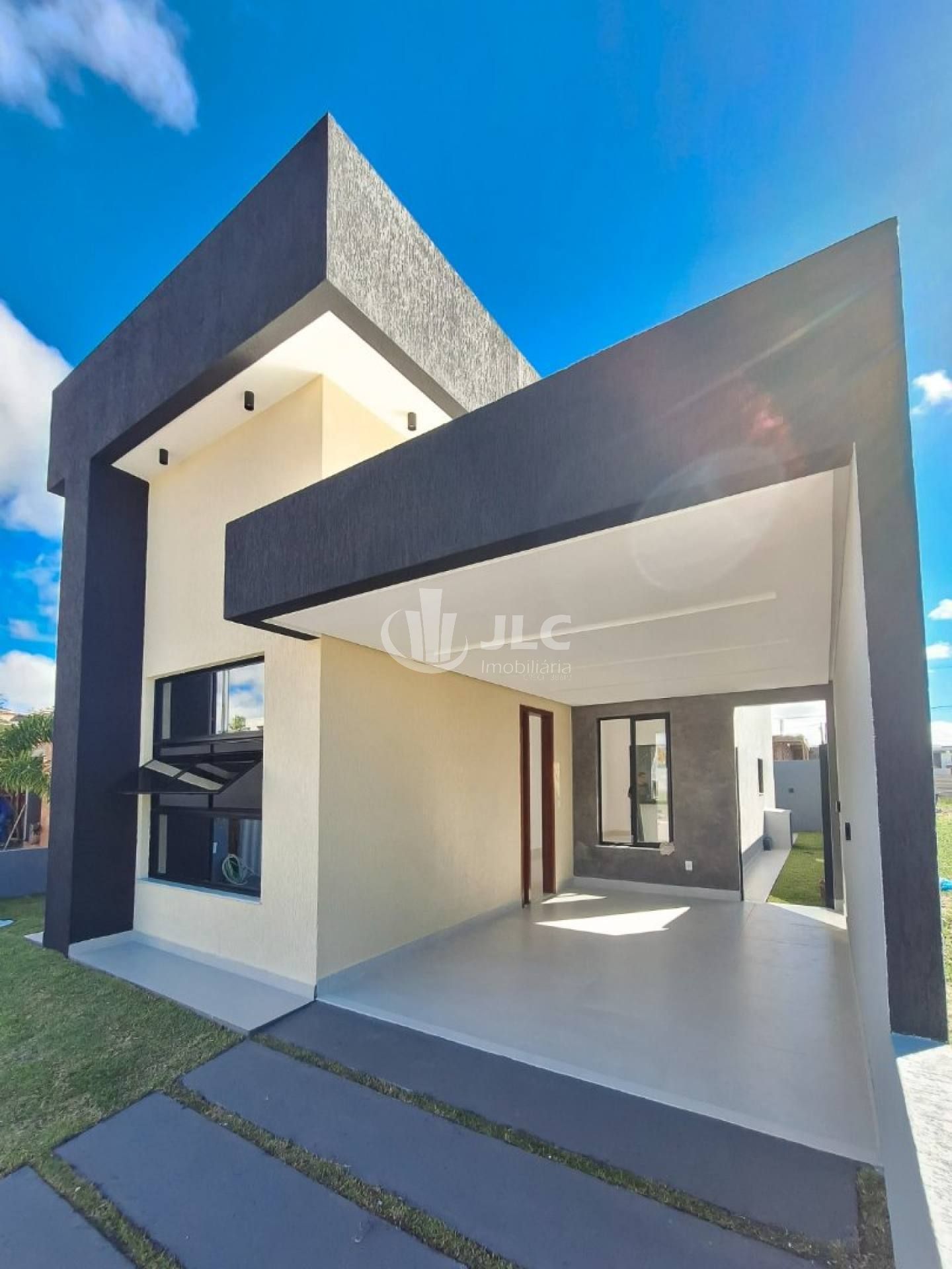 Casa de Alto Padrão à Venda - Condomínio Padang