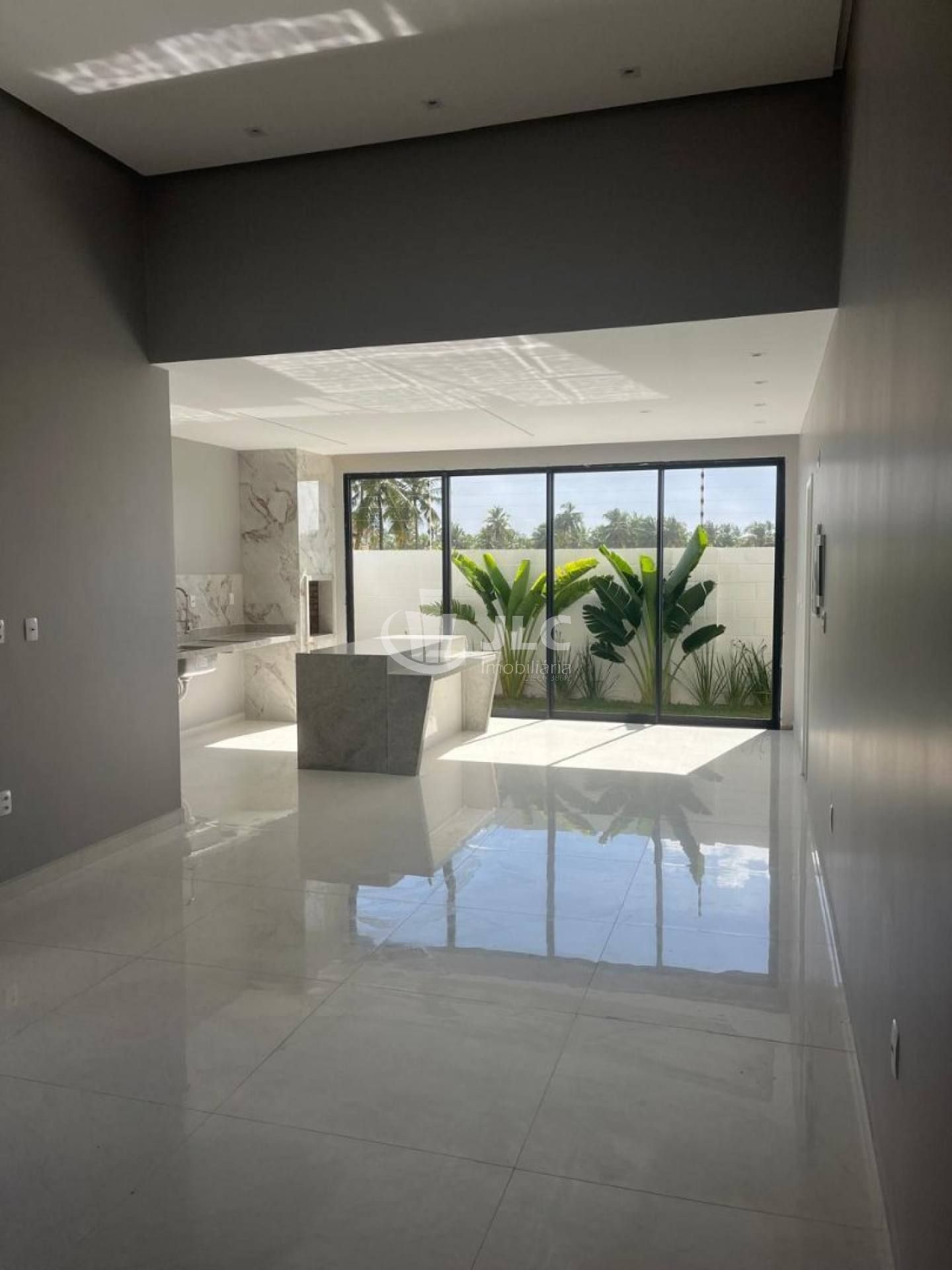 Casa de Alto Padrão no Malui Residence – Conforto e Estilo Perto do Mar!