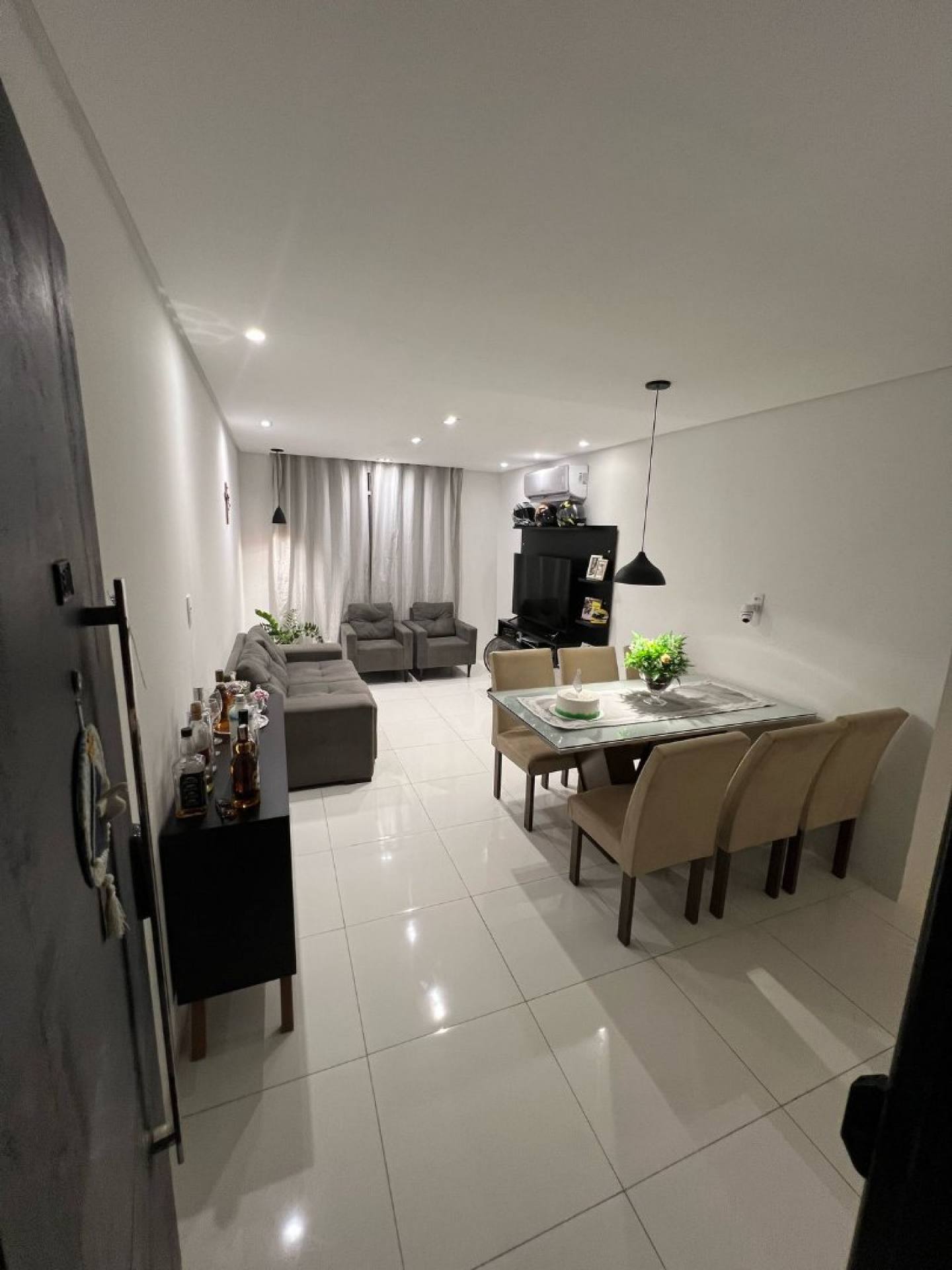 Apartamento à Venda no Condomínio Francisco Moreira