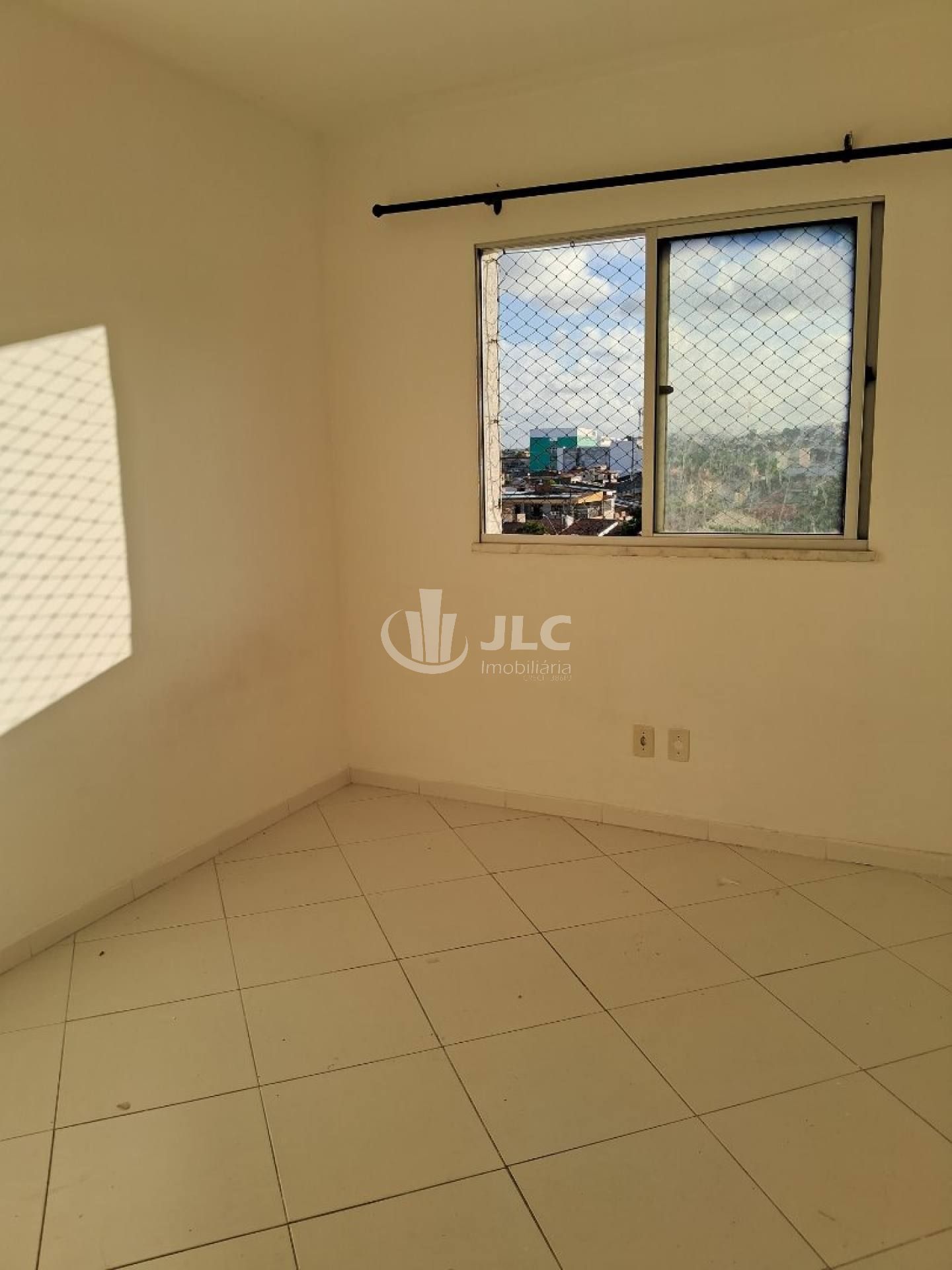 APARTAMENTO À VENDA – CONDOMÍNIO VILA POESIA