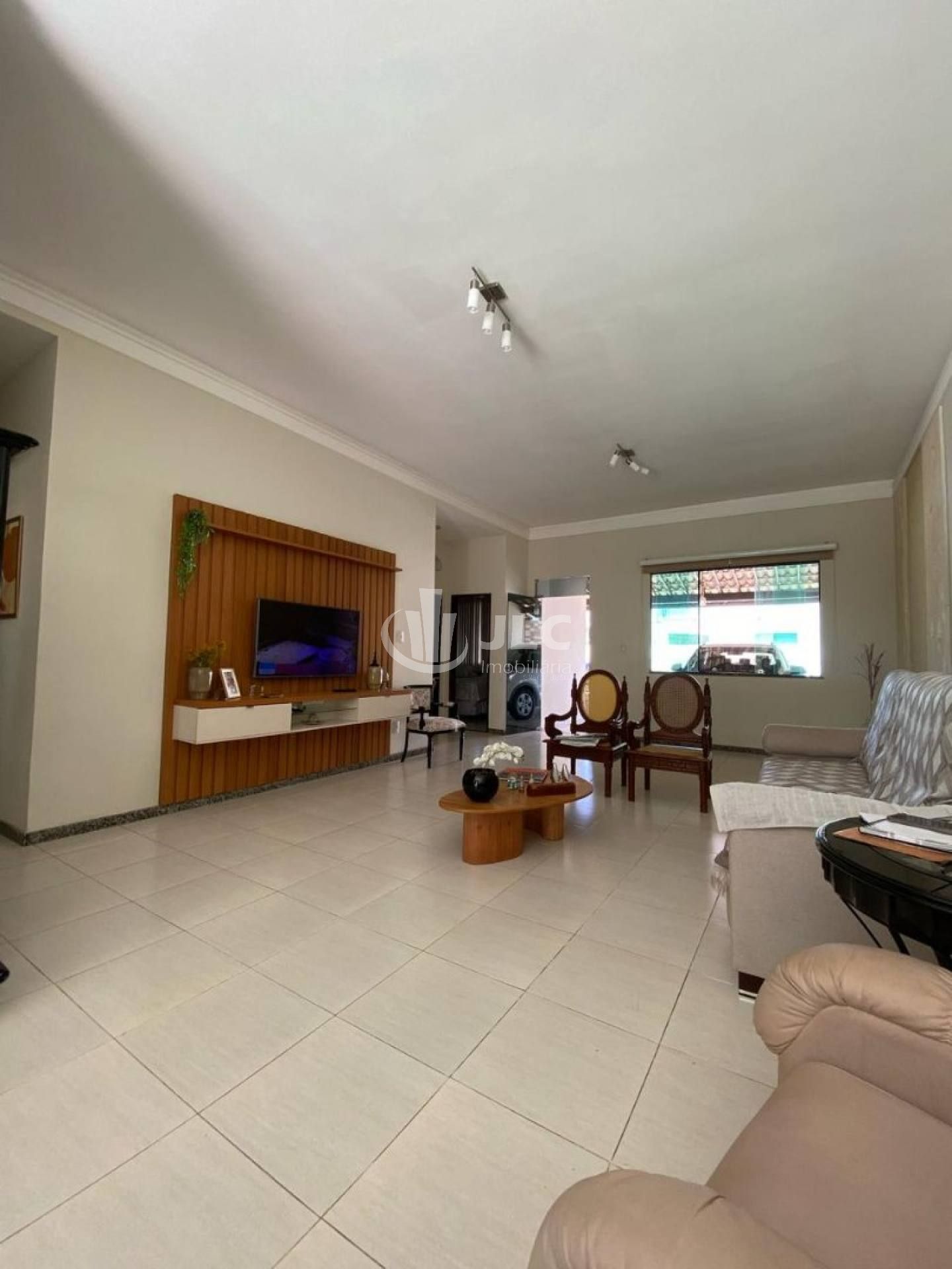 Excelente Casa à Venda no Condomínio Rota do Sol – Aruana