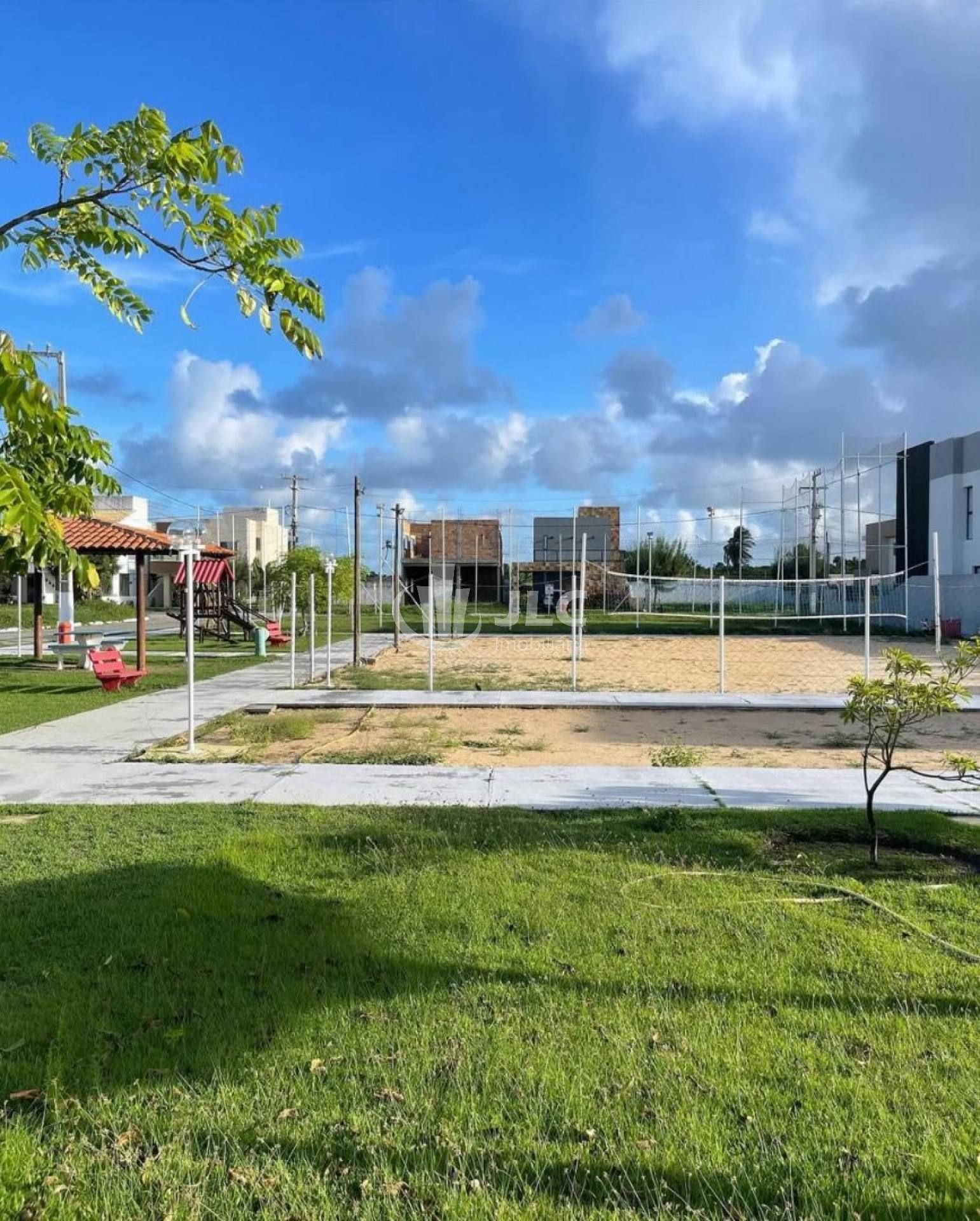 LOTE À VENDA NO CONDOMÍNIO PRAIAS DOS SUL