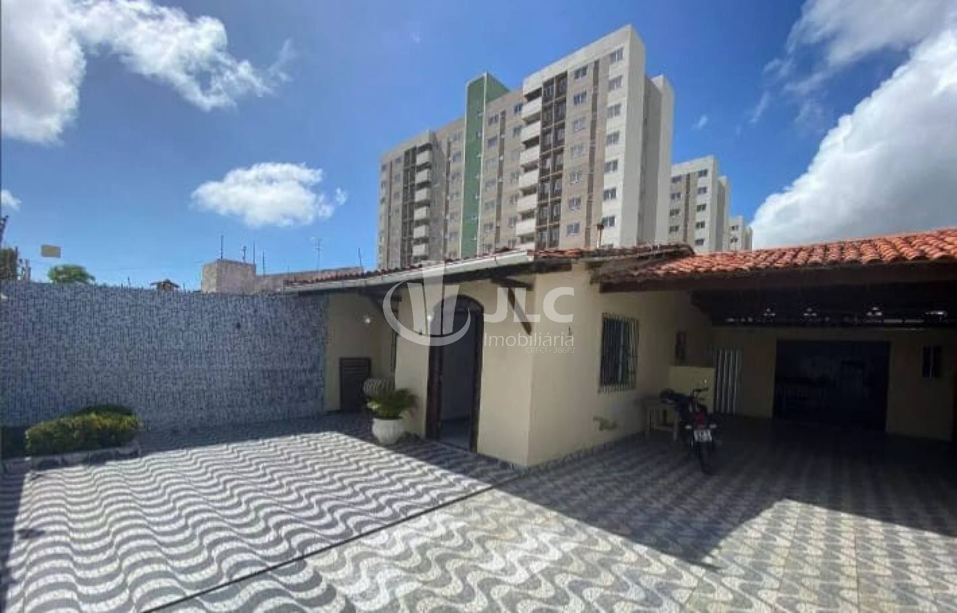 Casa à Venda – Bairro Aruana