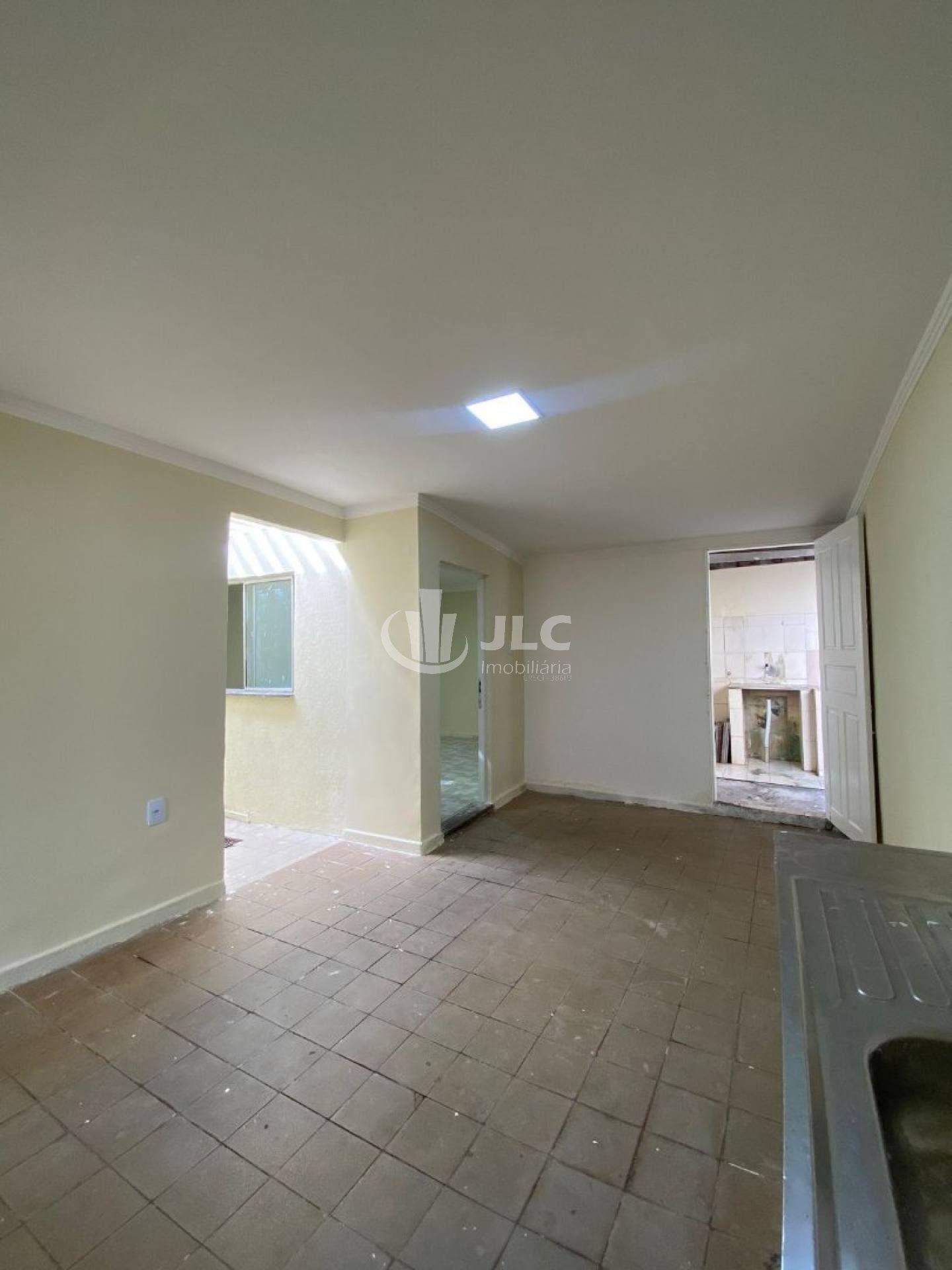 EXCELENTE CASA À VENDA