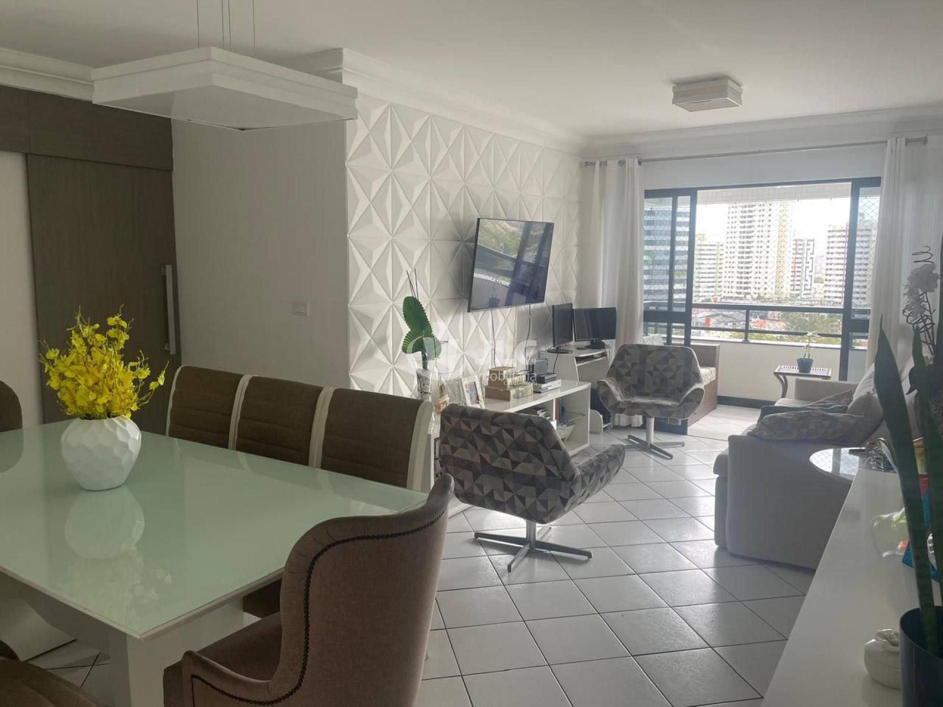 APARTAMENTO NO CONDOMÍNIO TYROL JARDINS