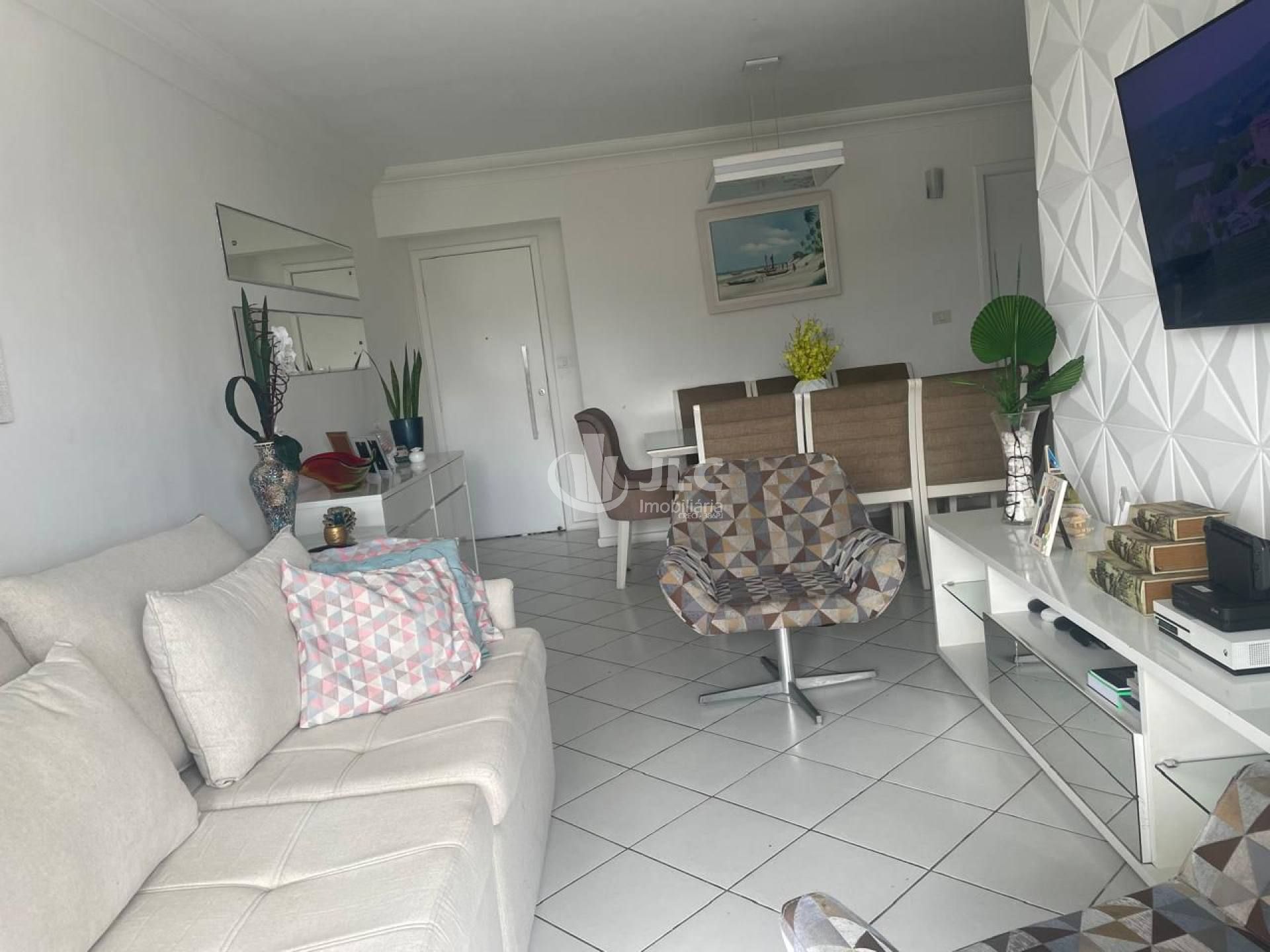 APARTAMENTO NO CONDOMÍNIO TYROL JARDINS